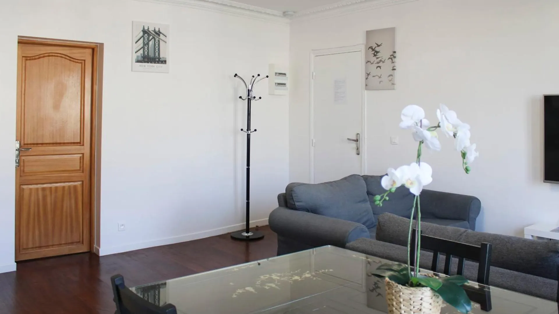 Beautiful And Spacious Apartment In The 10Th Paris