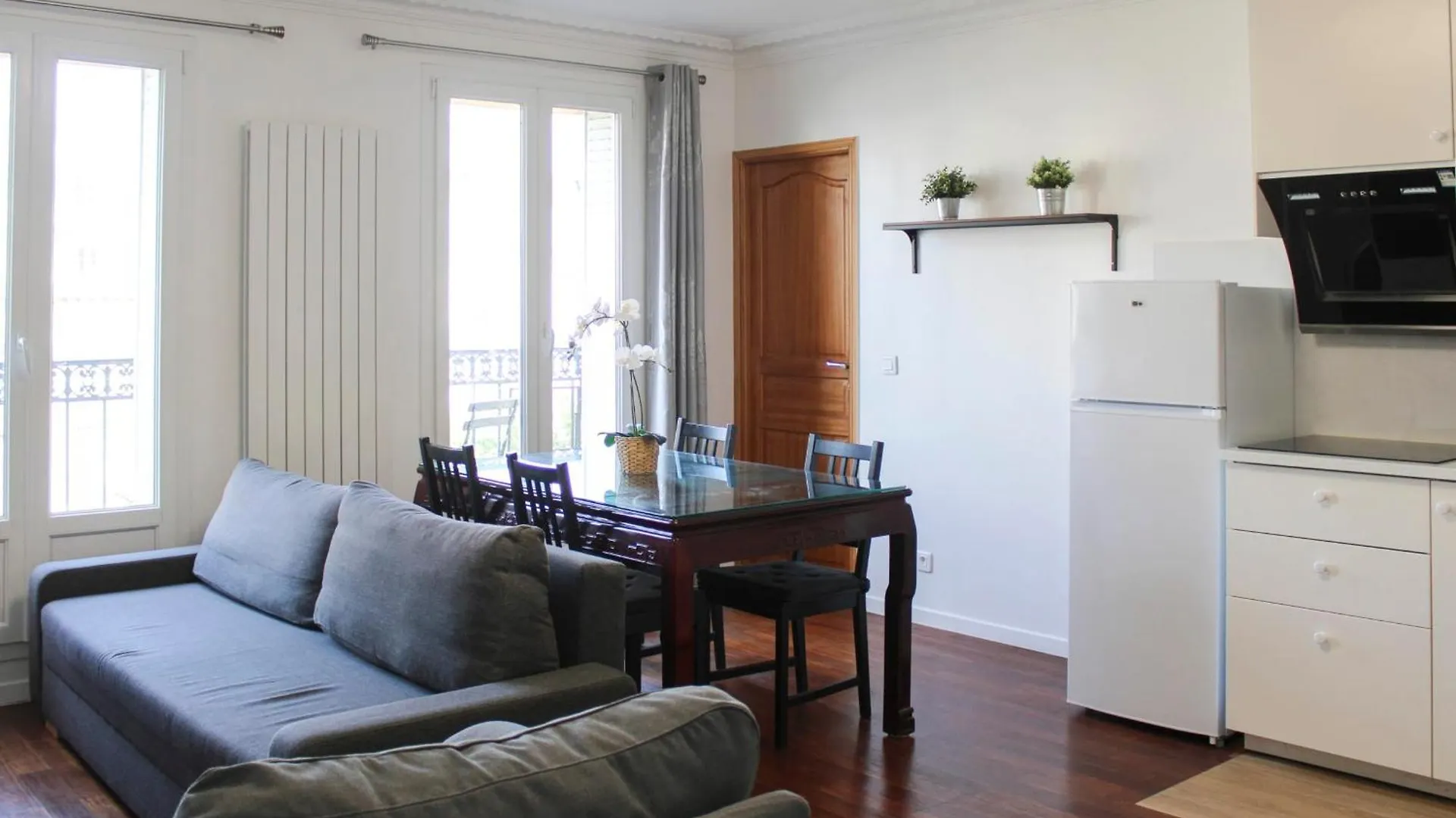 Beautiful And Spacious Apartment In The 10Th Paris 0*,