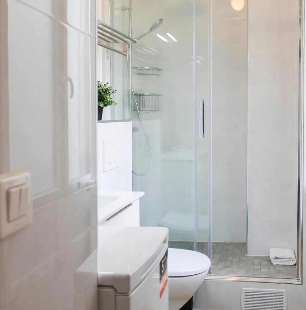 Beautiful And Spacious Apartment In The 10Th Paris France