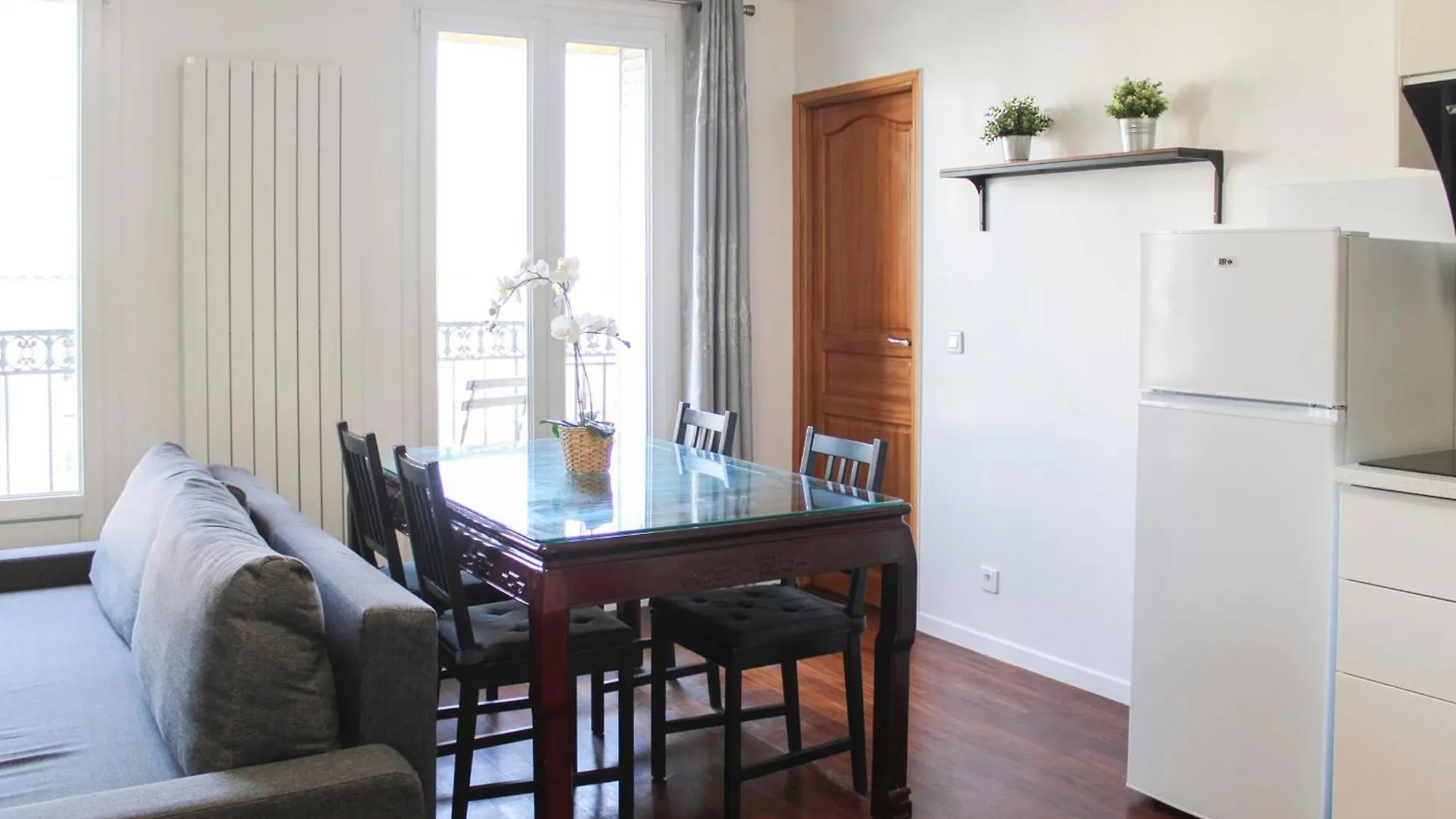 Beautiful And Spacious Apartment In The 10Th Paris France